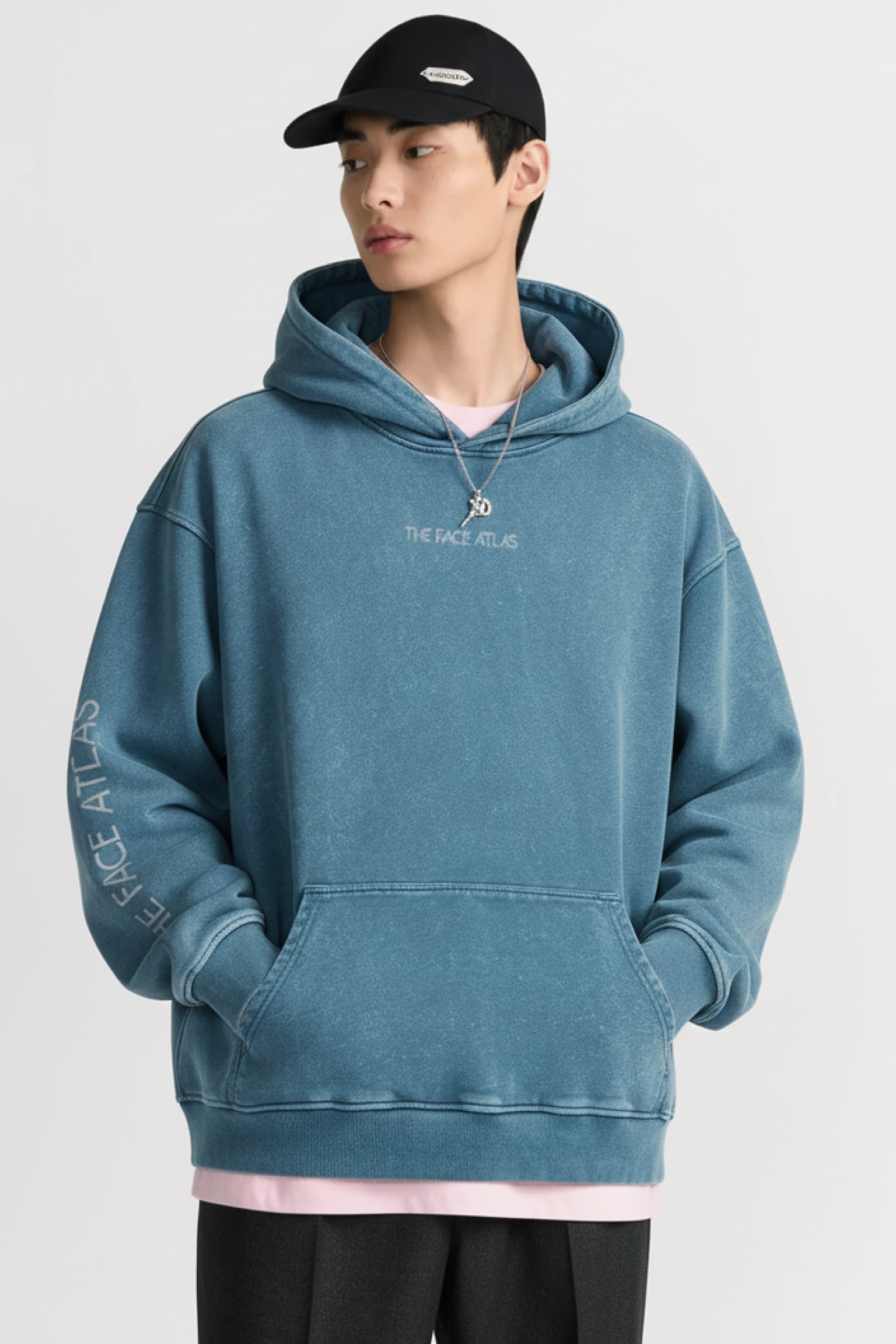 Sweats à Capuche – The Face Atlas