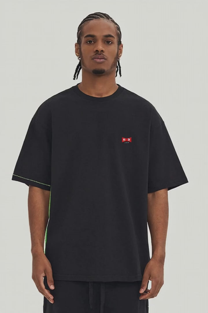 Charger la vidéo: T-SHIRT OVERSIZE 260 G/M² – ÉDITION RUBAN ROUGE