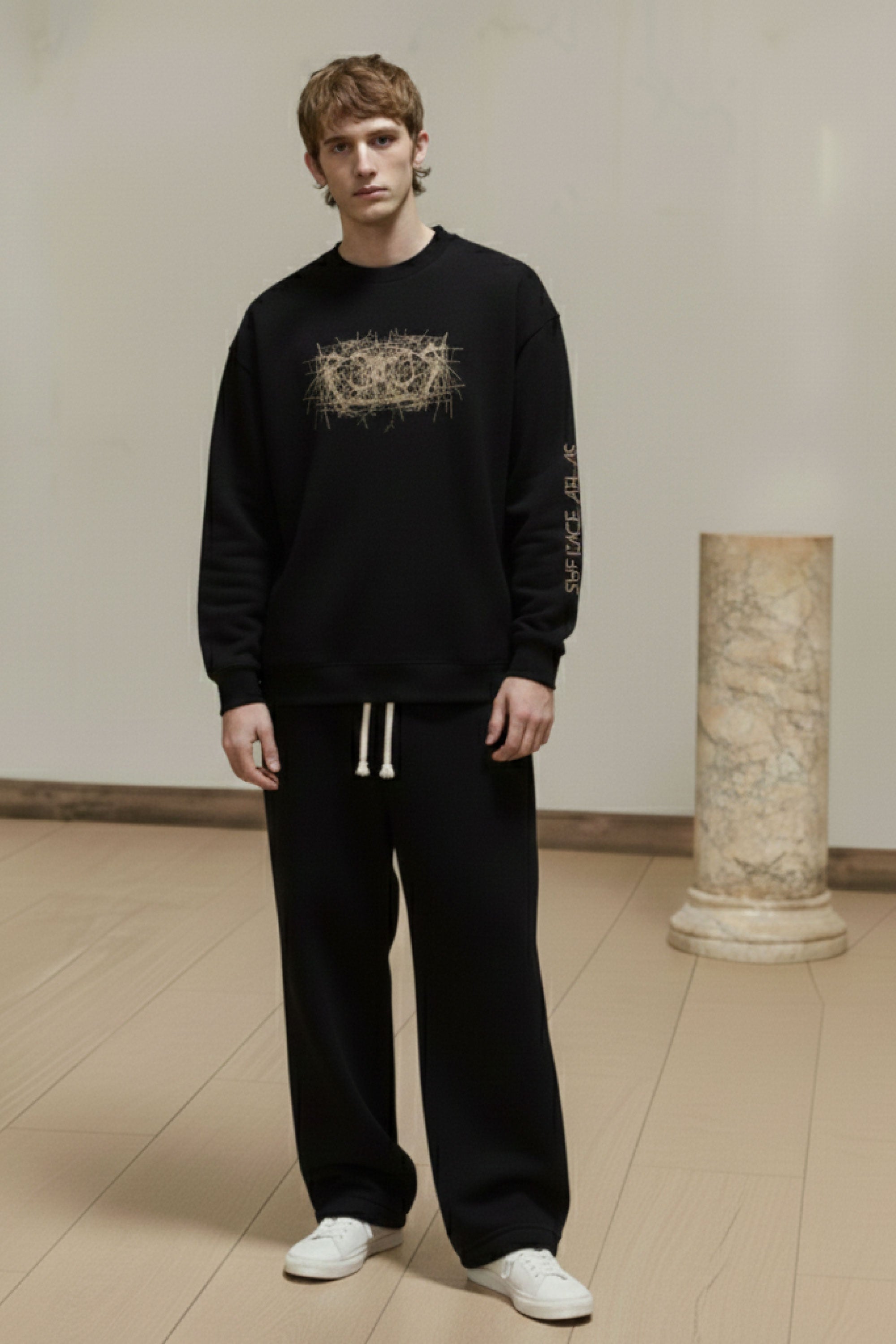 Sweatshirt Oversize Noir – Chaos Script Brodé