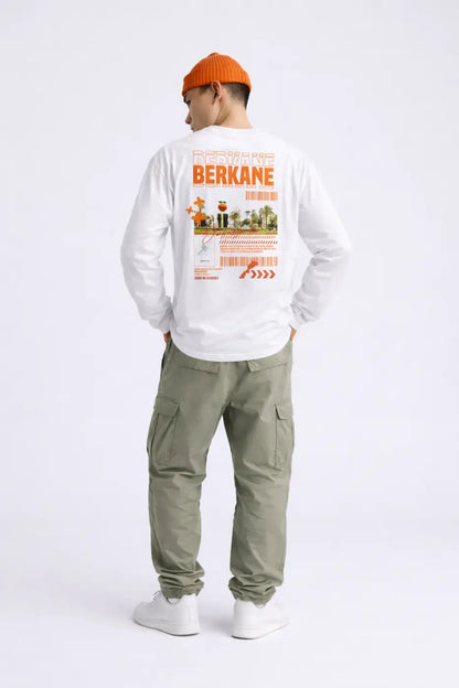 T-shirt manches longues blanc 220g avec impression orange et texte berkane visible sur le dos